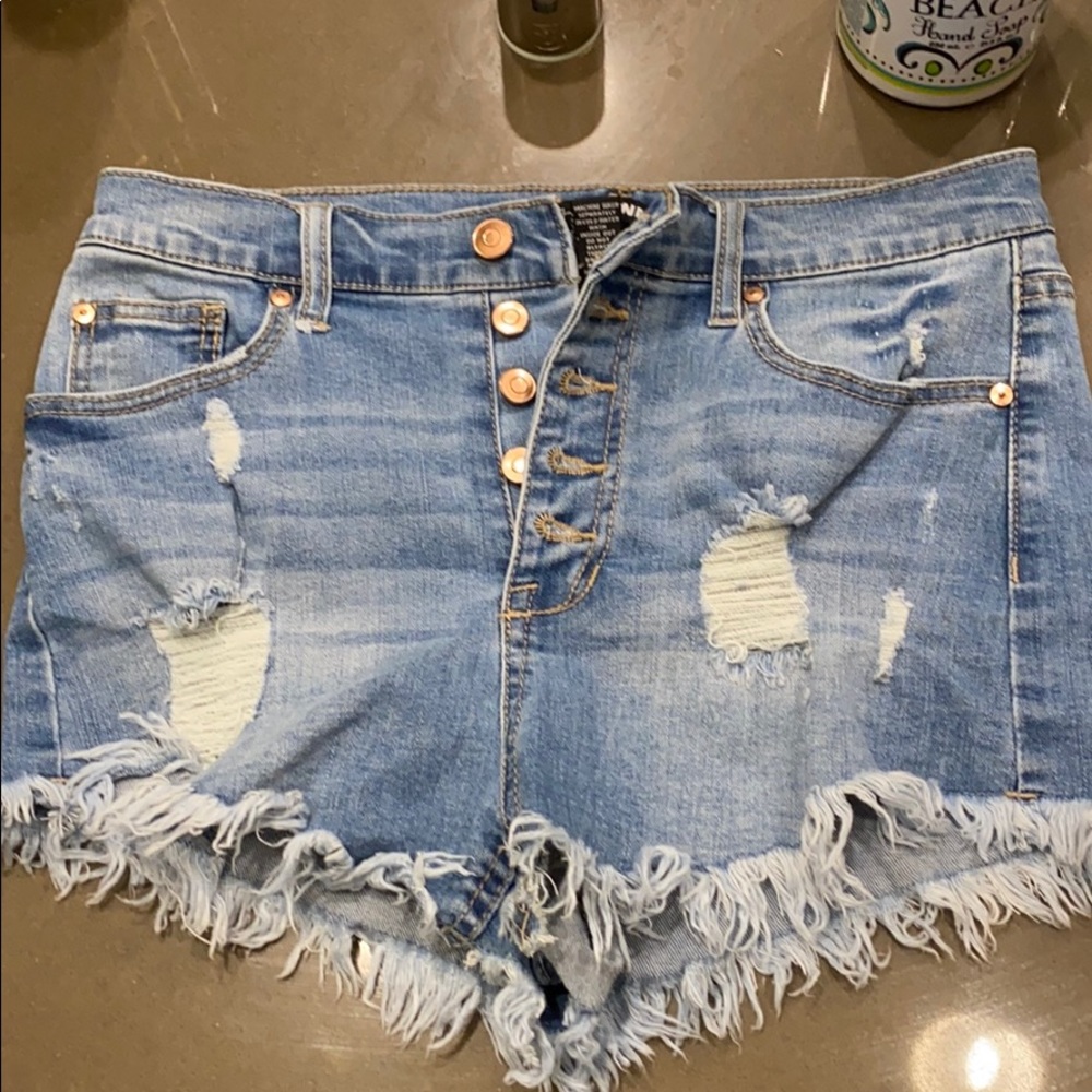 New Fashion Nova Jean distressed jean shorts
